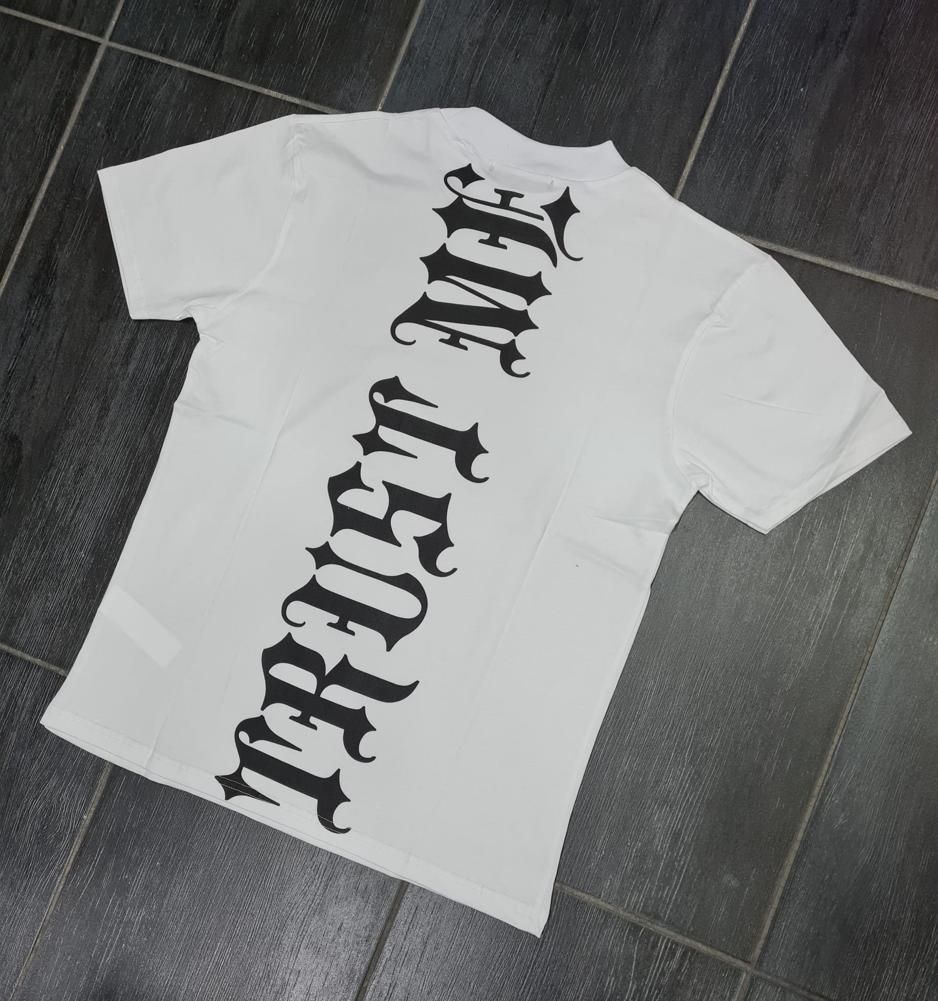 T-Shirt TRUST ME