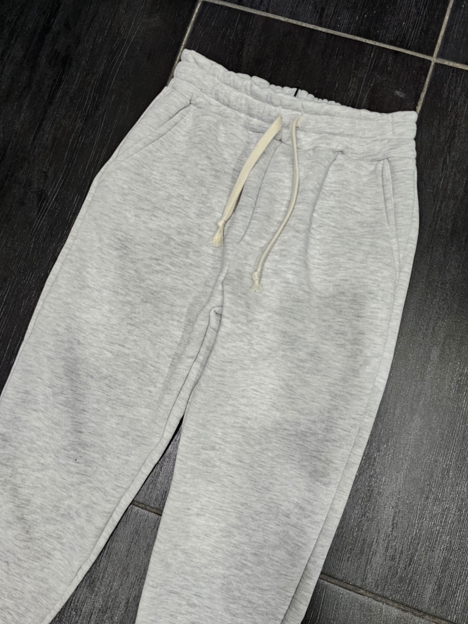 Pantatuta FELPATO lacci beige grigio n