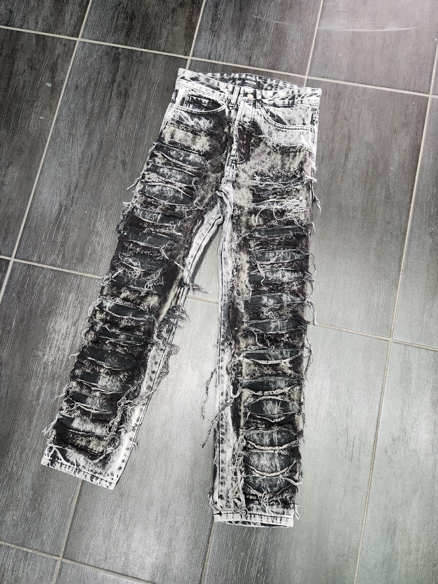 JEANS RIPPED MOD 152