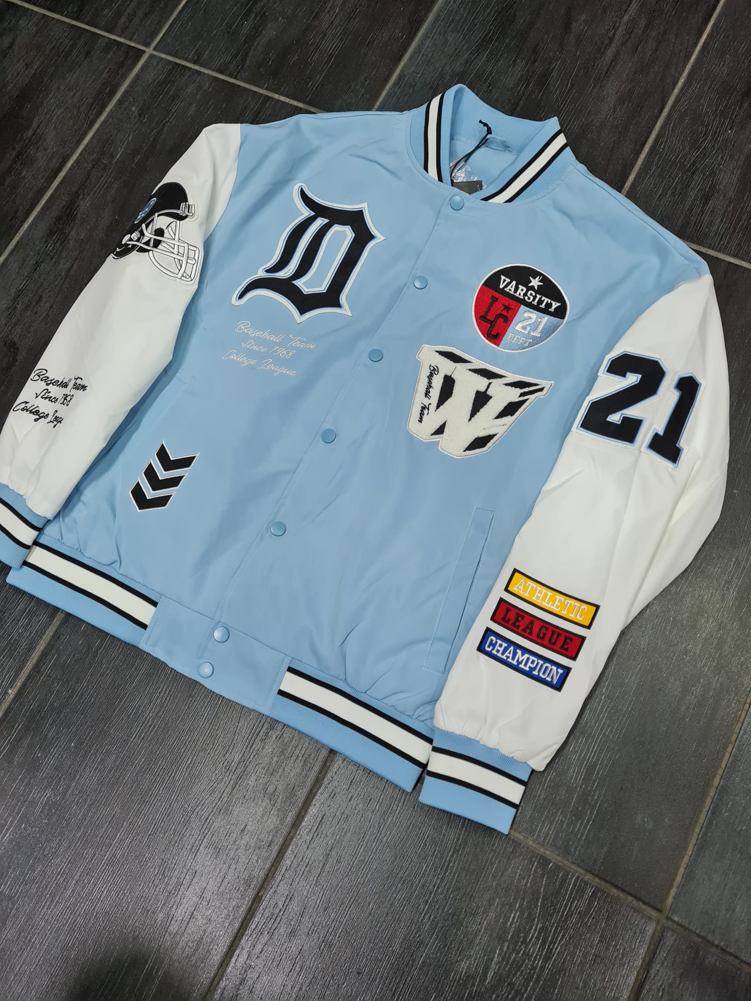 College DW