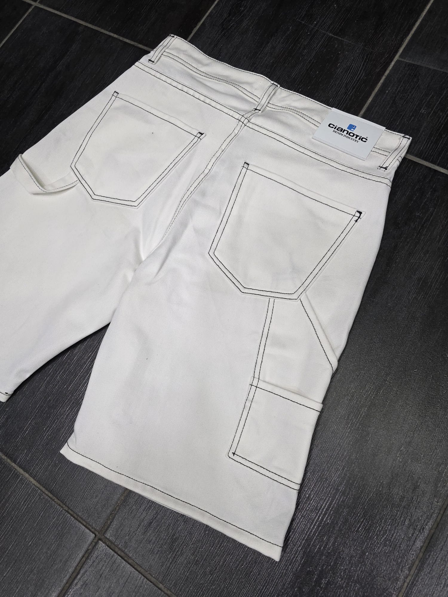 Bermuda mod carpenter