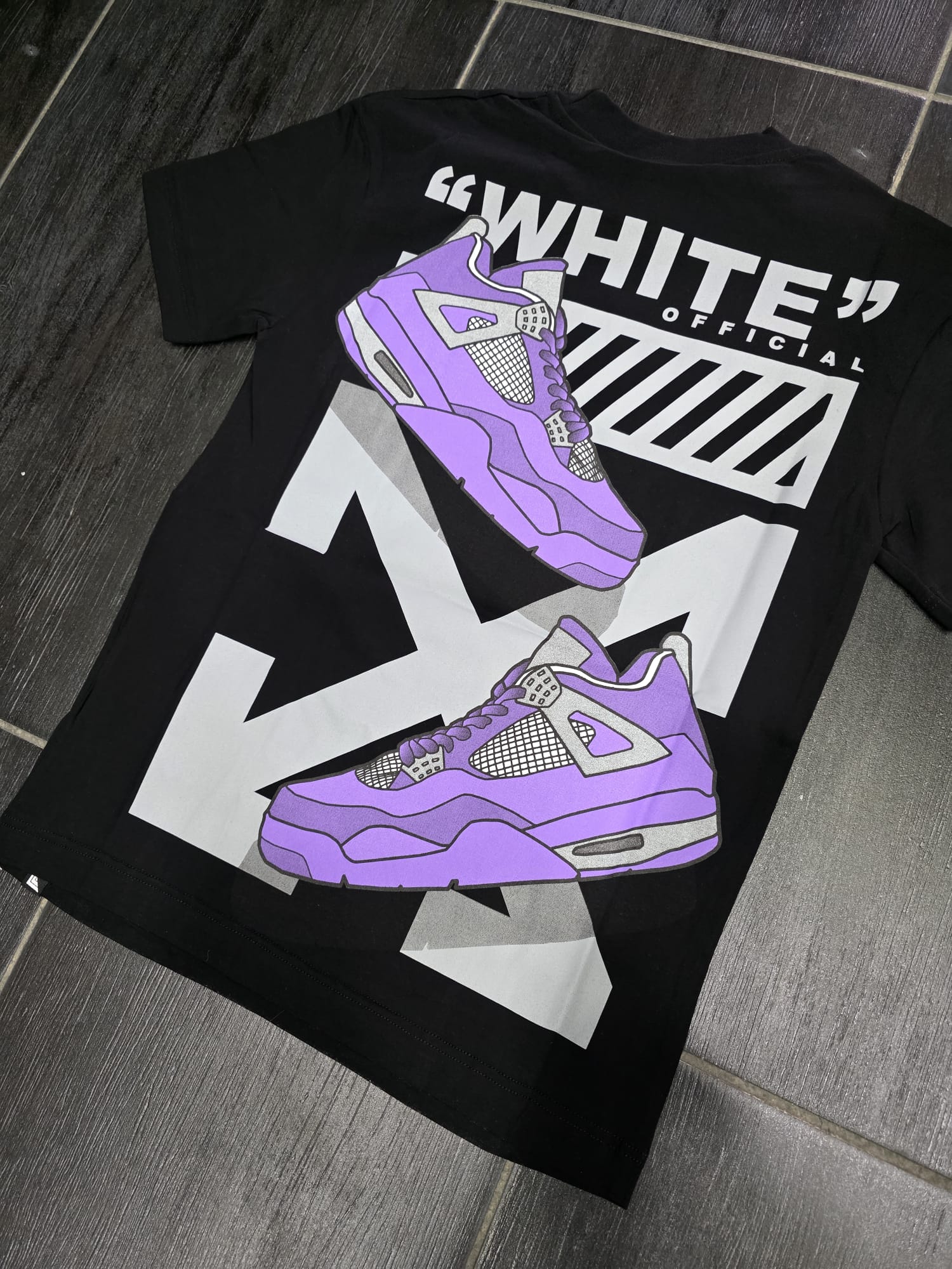 T-Shirt mod scarpa viola