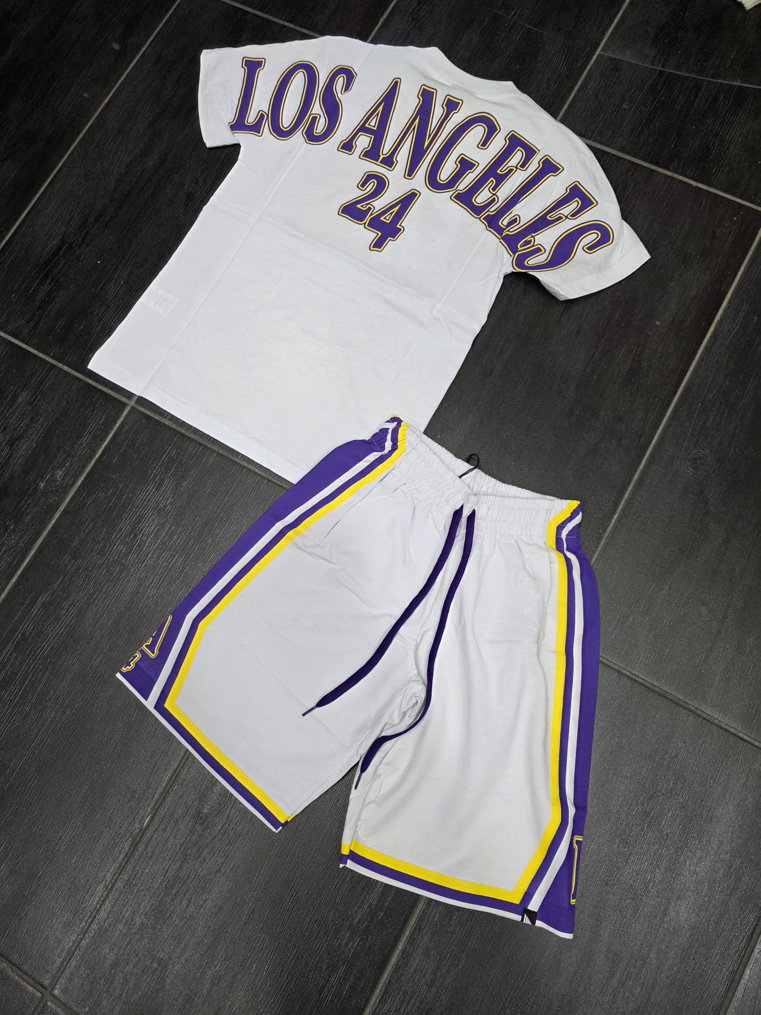 COMPLETO LAKERS