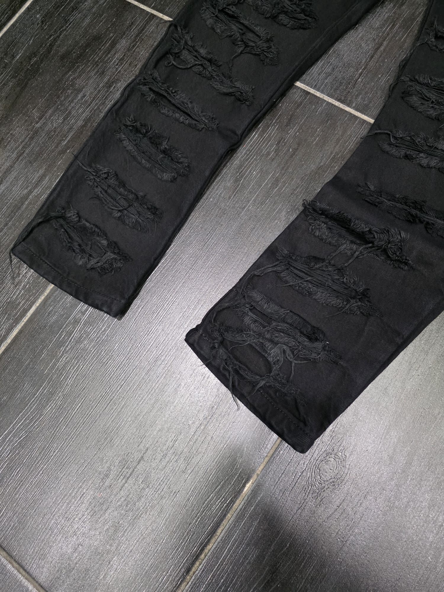 JEANS RIPPED NERO