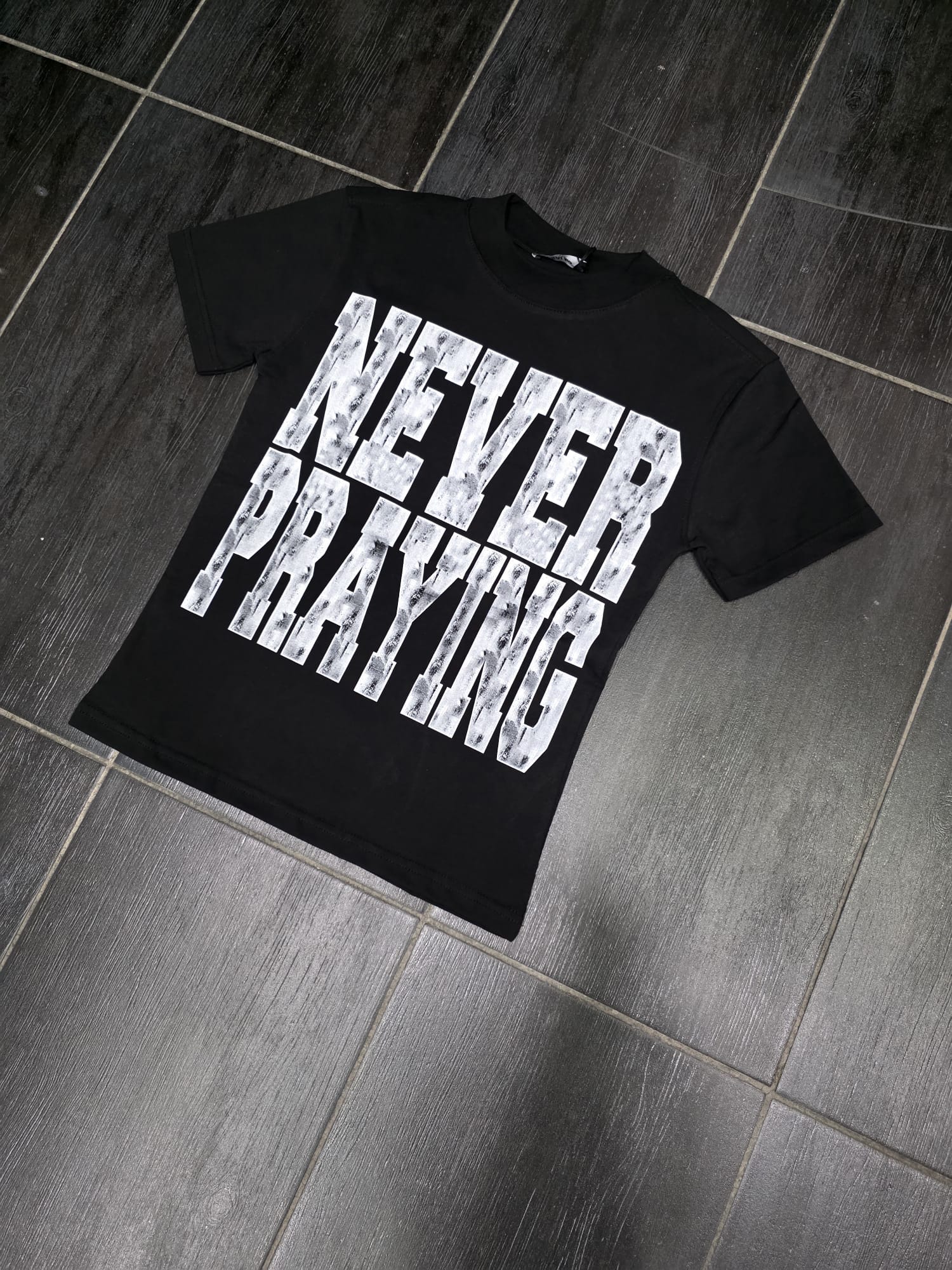 T-SHIRT MOD NEVER