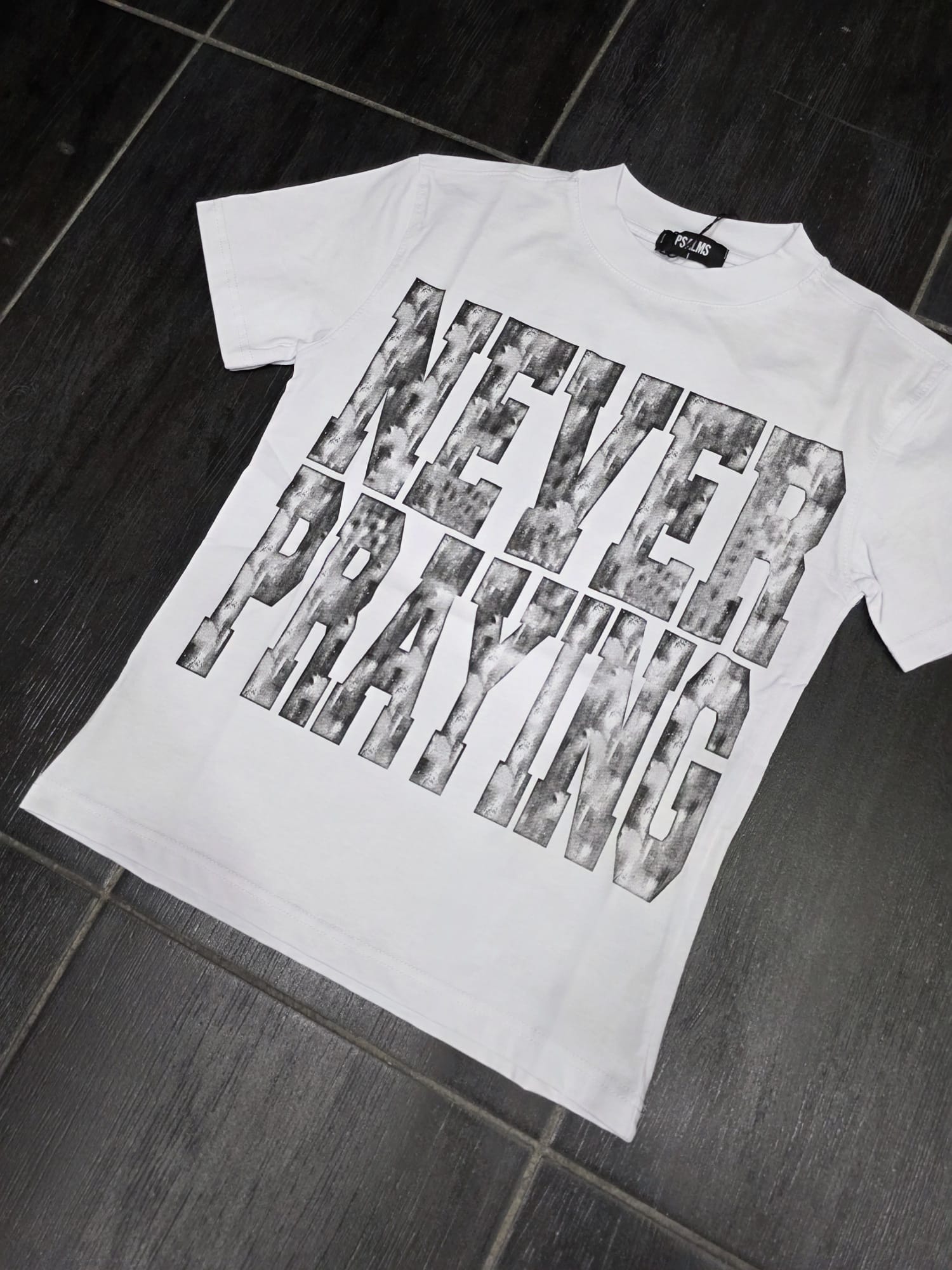 T-SHIRT MOD NEVER