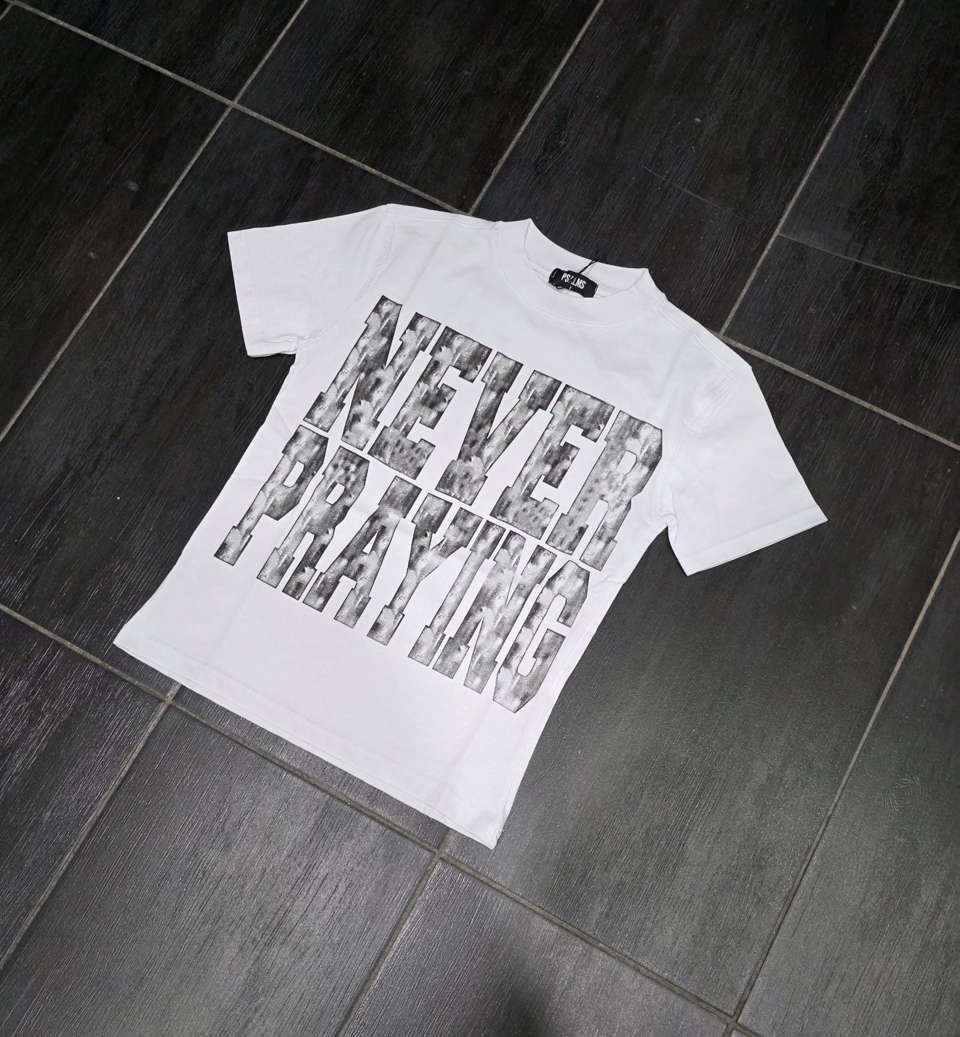 T-SHIRT MOD NEVER