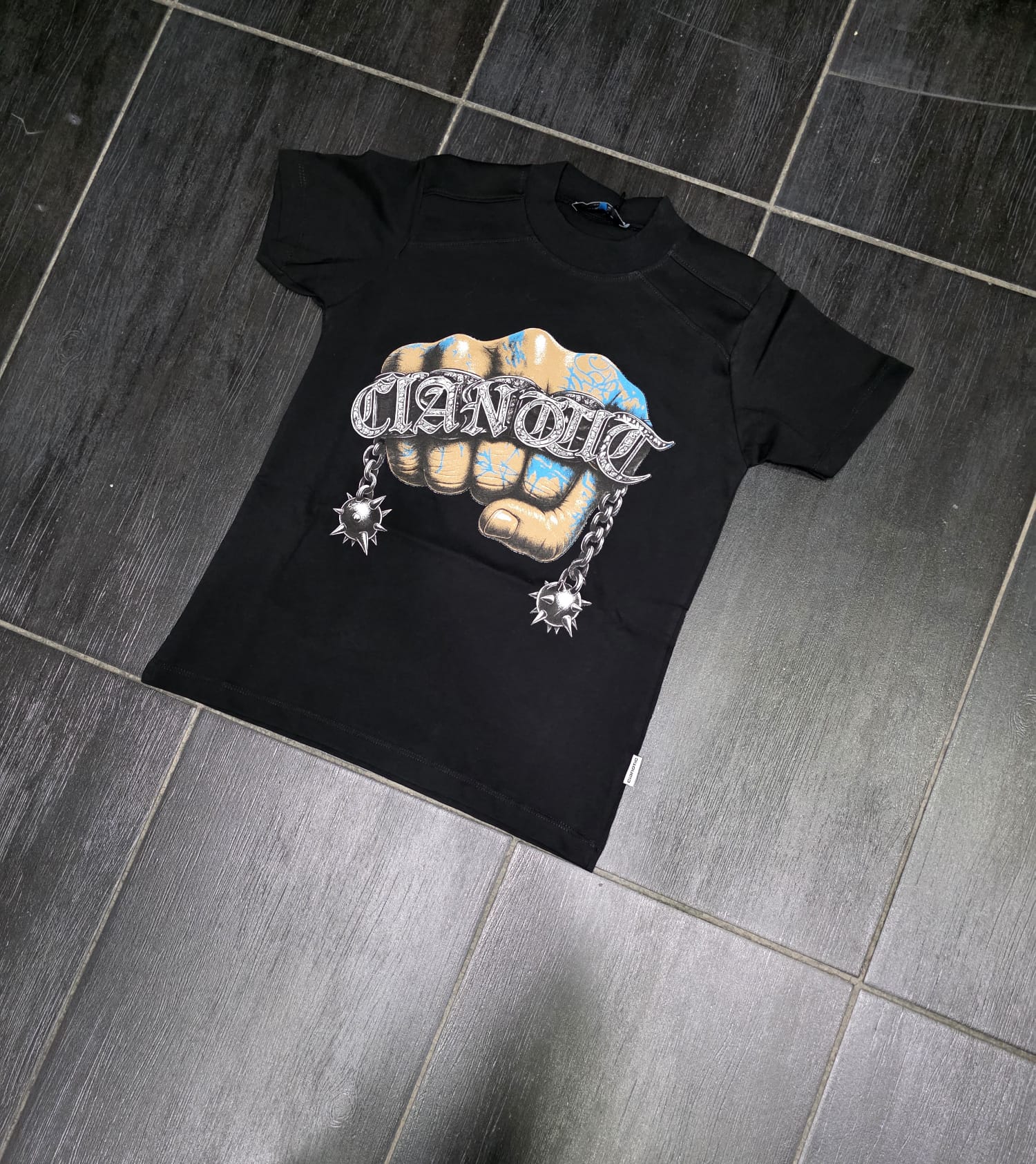 T-SHIRT MOD PUGNI