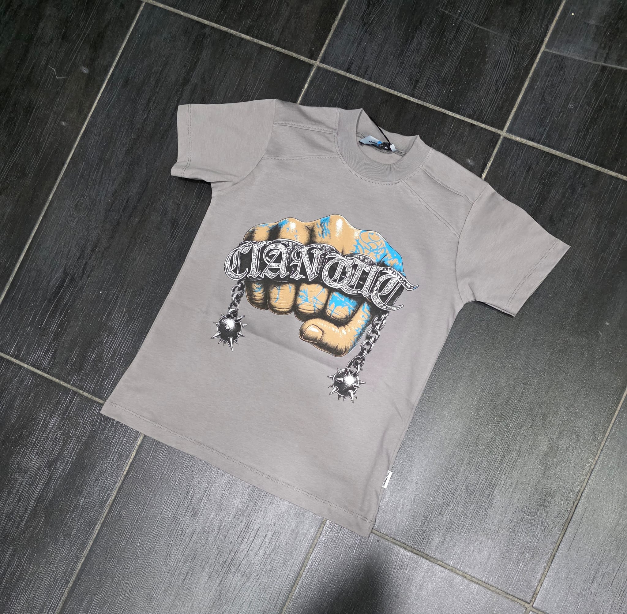T-SHIRT MOD PUGNI