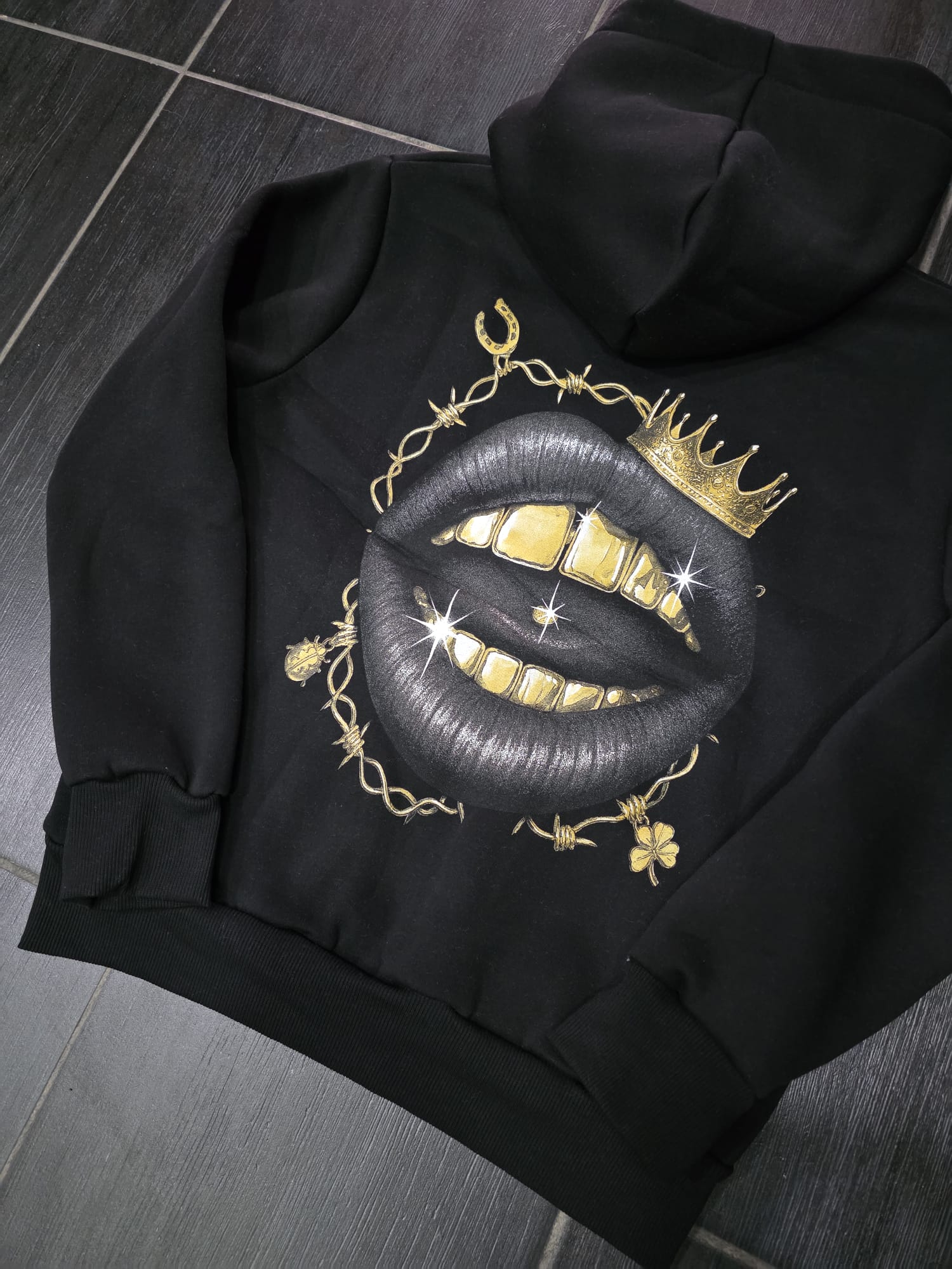 FELPA MOD BOCCA DENTATA G