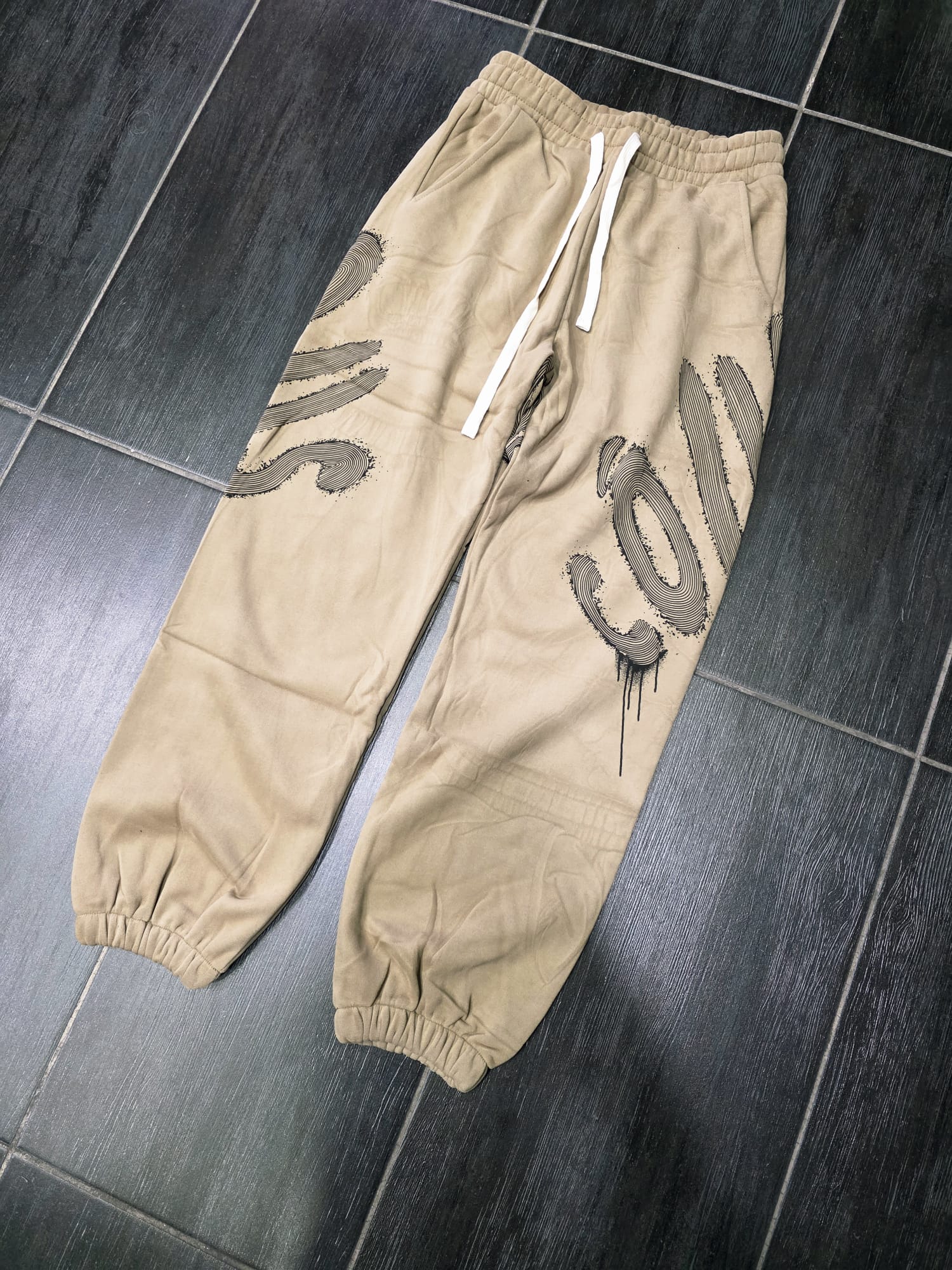 PANTATUTA MOD SPACE OUT