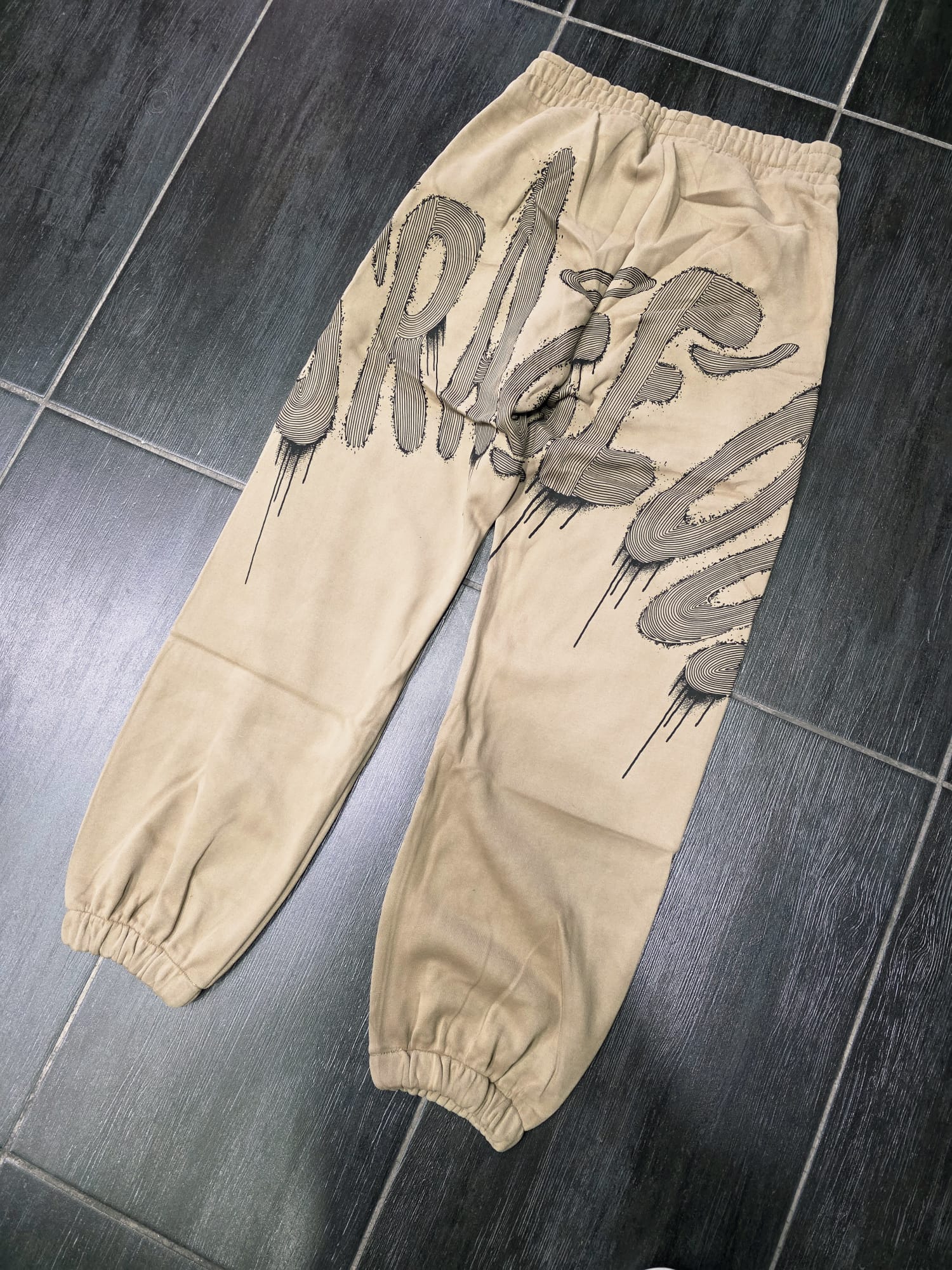 PANTATUTA MOD SPACE OUT