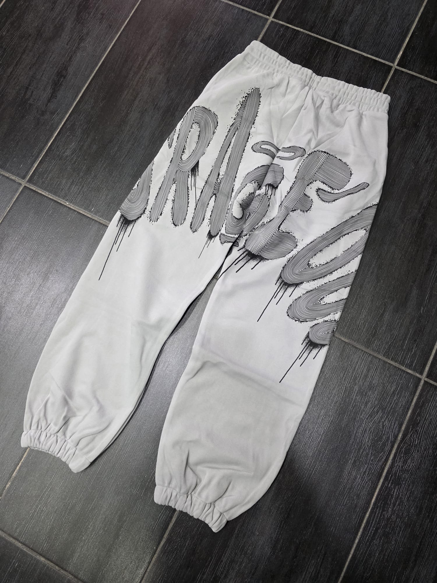 PANTATUTA MOD SPACE OUT