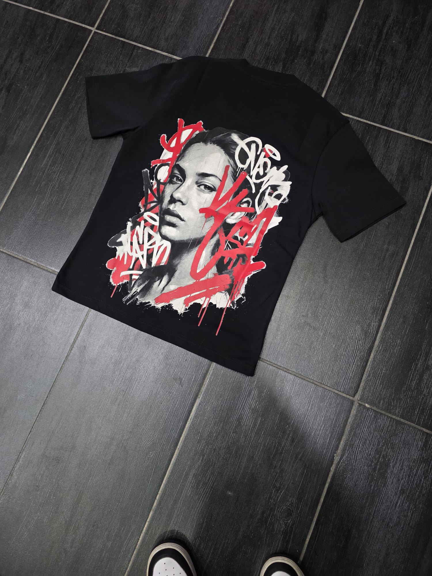 T-SHIRT MOD LA LADRA 222