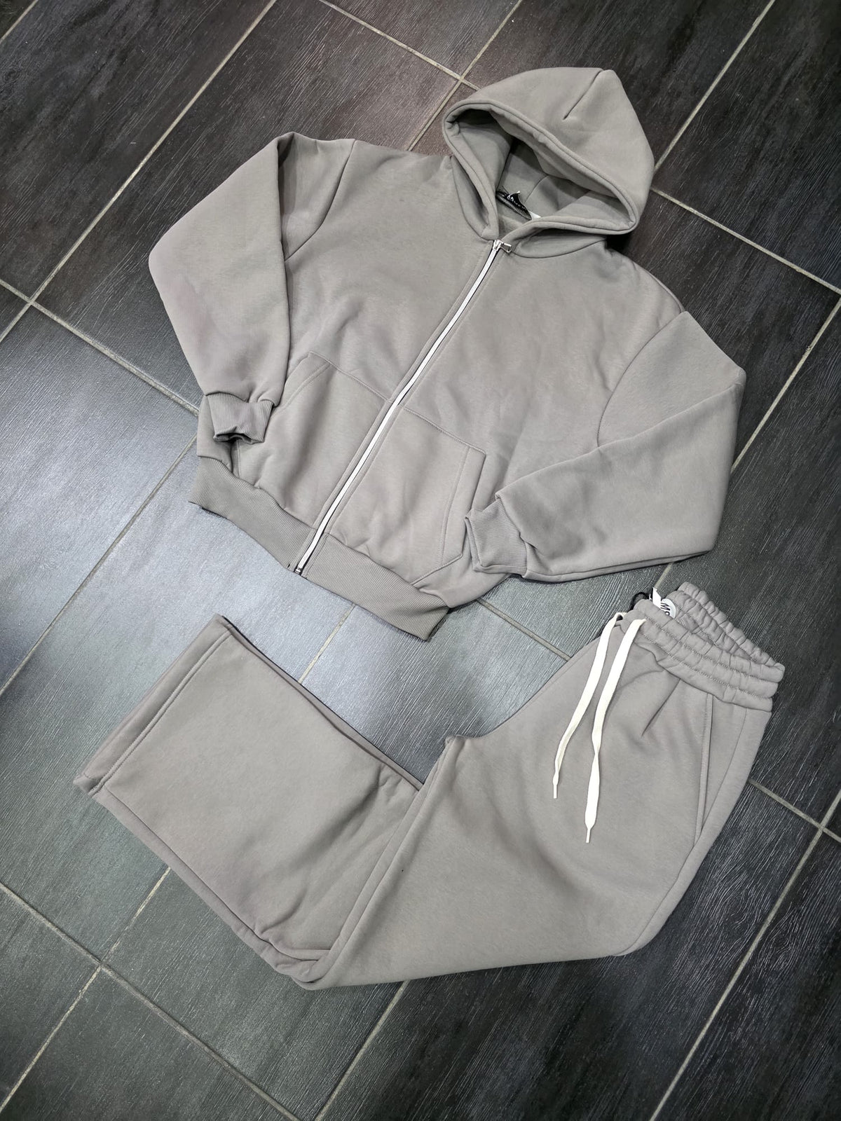 TUTA MOD BASIC ZIP 131