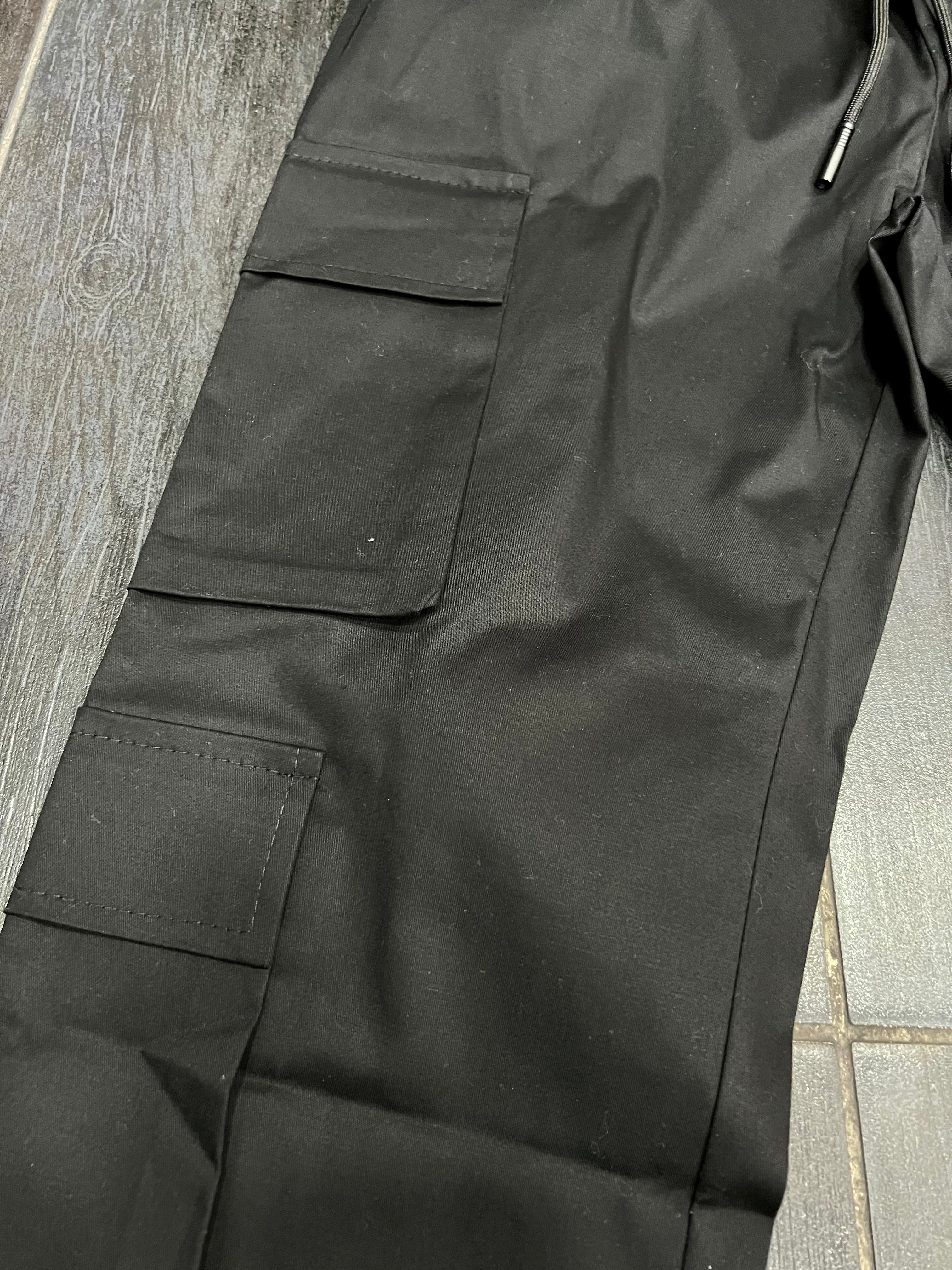 Pantalone cargo con 4 tasche - 1.0